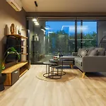 Апартаменти Chrysma Urban Living Rhodes City